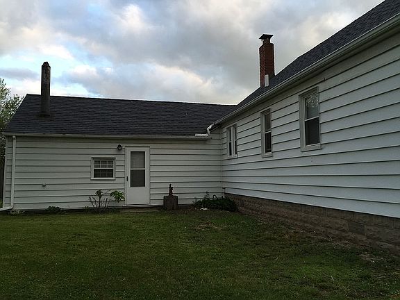 3rd image of 9909 West 130th St
