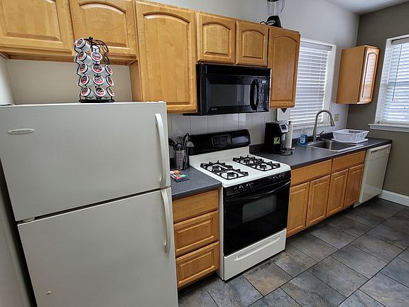 3rd image of 2522 S Broad St Floor 3