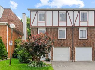 1807 Axminster Ct, Ottawa, ON K1C 1Z5