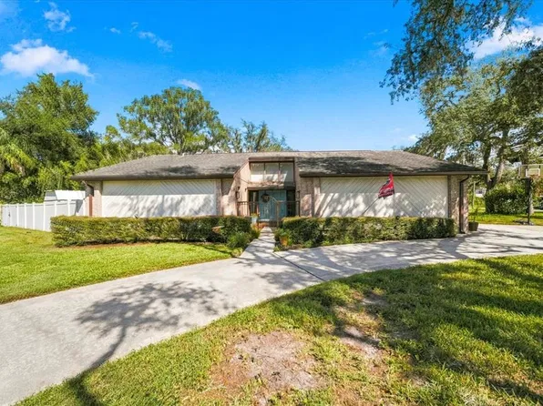 2231 S VILLAGE AVENUE, TAMPA, FL 33612
