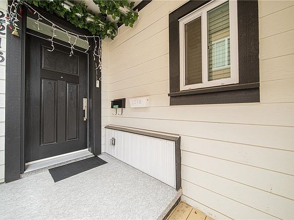 3rd image of 2216 Mannering Ave