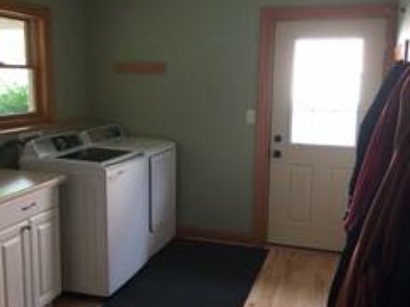 LaundryRoom w/Door to Garage
