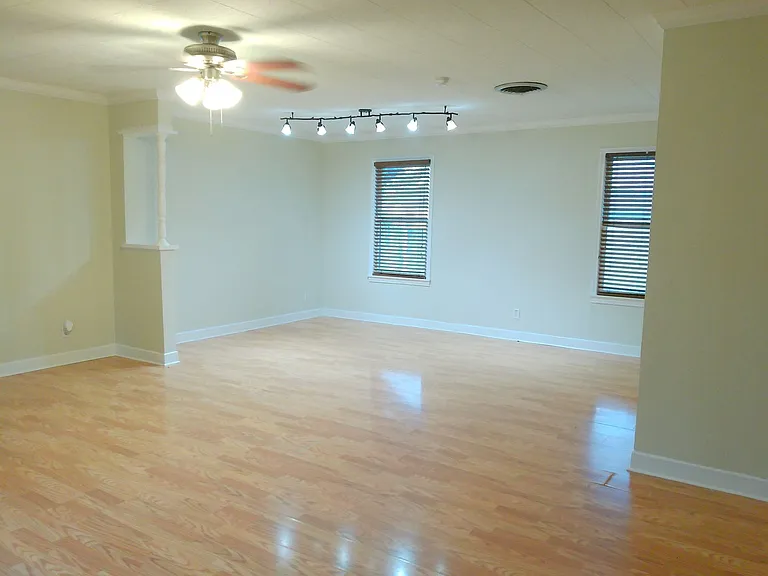 4026 Brentwood Dr — Photo 4