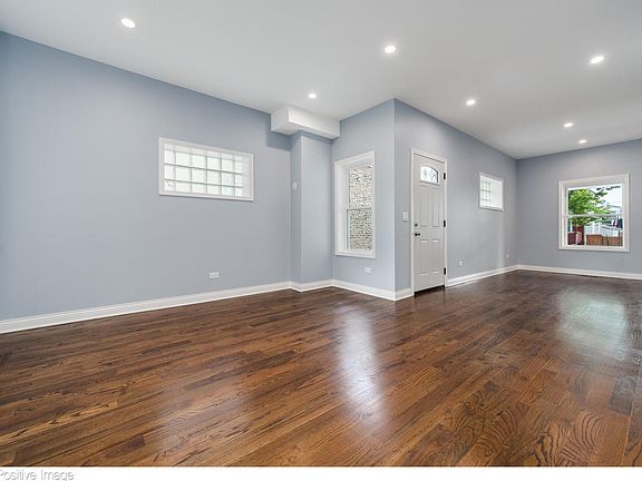 3rd image of 5025 W Superior St