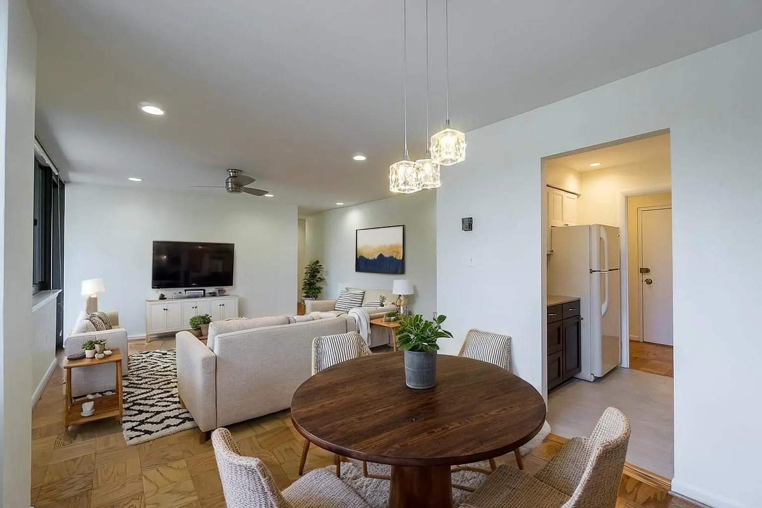 1 bed, 690 sqft, $1,595 — Photo 2