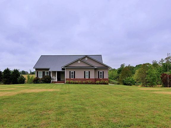 3rd image of 13738 Richmond Hwy