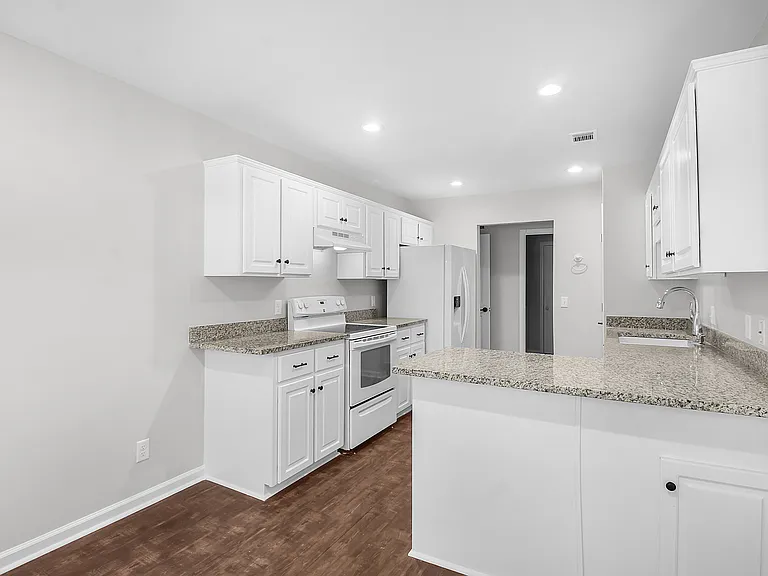 132 Pampas Dr — Photo 12