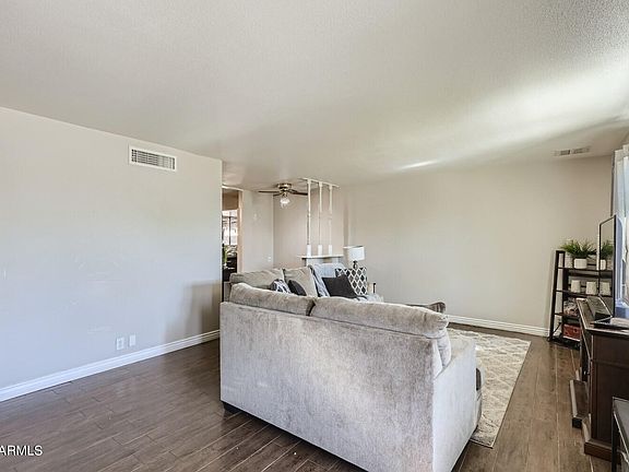 5th image of 606 N 95th Dr