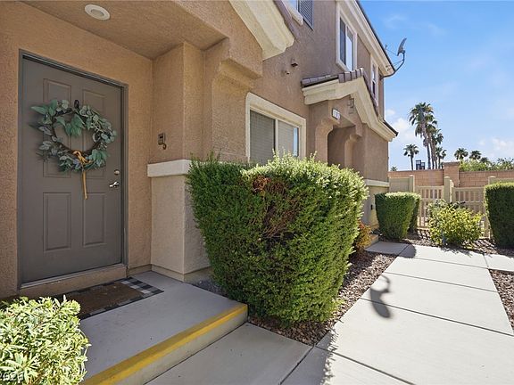 2nd image of 10119 Sunset Palisades Way Unit 101