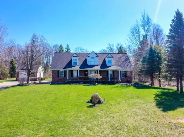 1796 N Hughes Rd, Howell, MI 48843