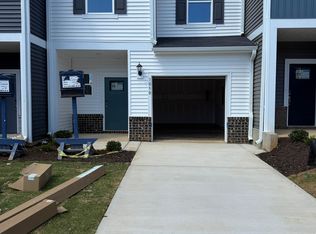 1050 Winding Spring Dr, Mebane, NC 27302