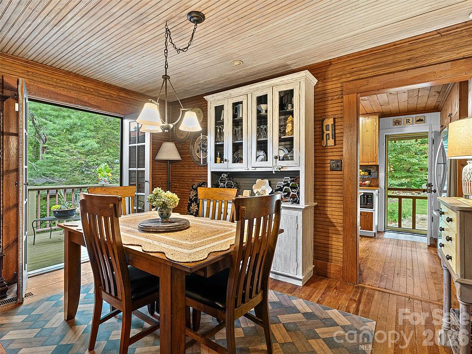 13th image of 85 Chestnut Hill Rd
