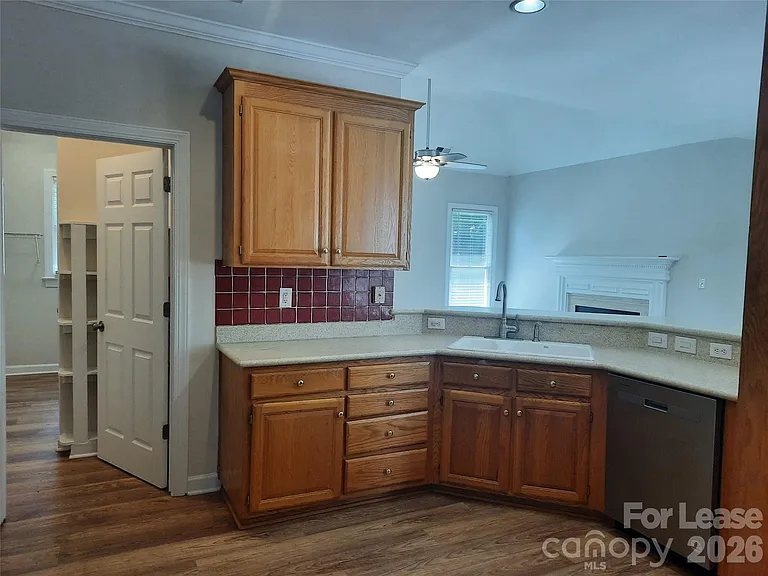 3108 Castlemaine Dr — Photo 7