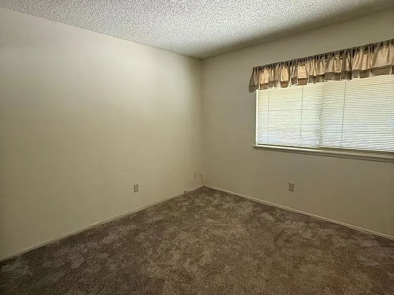 2966 Chippewa Ave — Photo 13