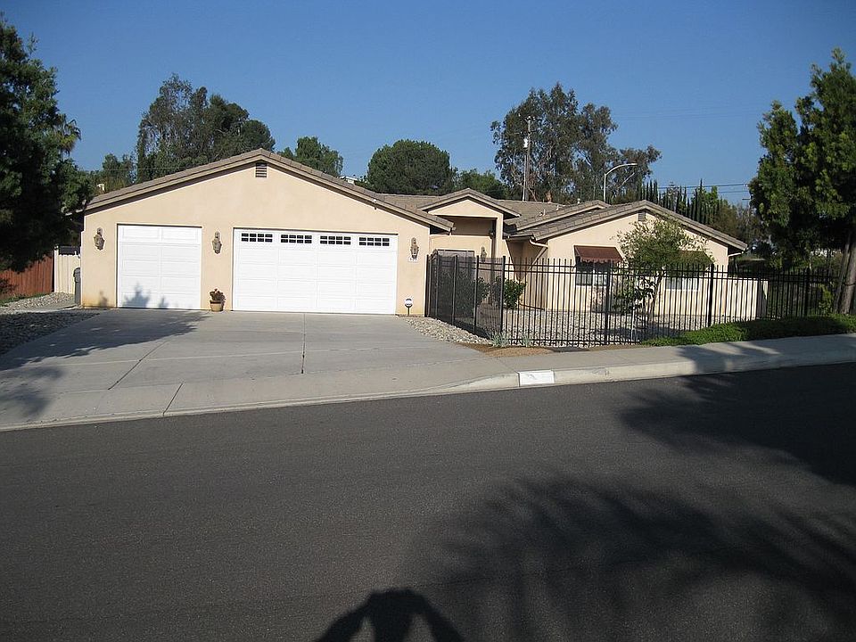 1st image of 905 Orchid Ct