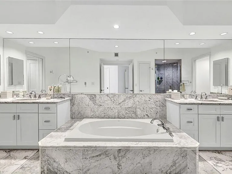 8171 Bay Colony Dr #1502 — Photo 12