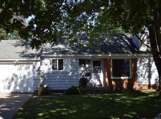 911 Den Hertog St SW, Wyoming, MI 49509