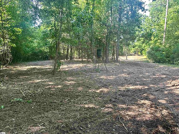 5th image of 772 Brick House Rd