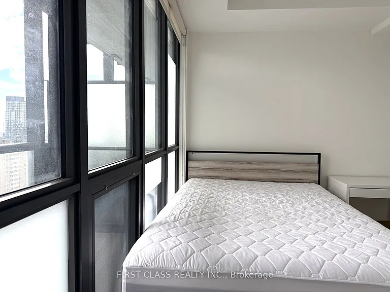 101 Charles St E #2010 — Photo 15