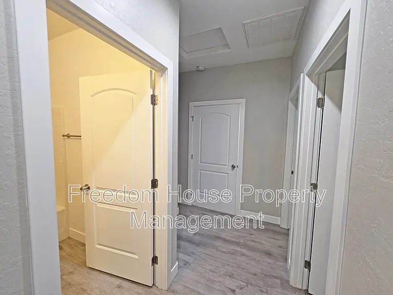 1121 Sixshooter Ave #4 — Photo 13