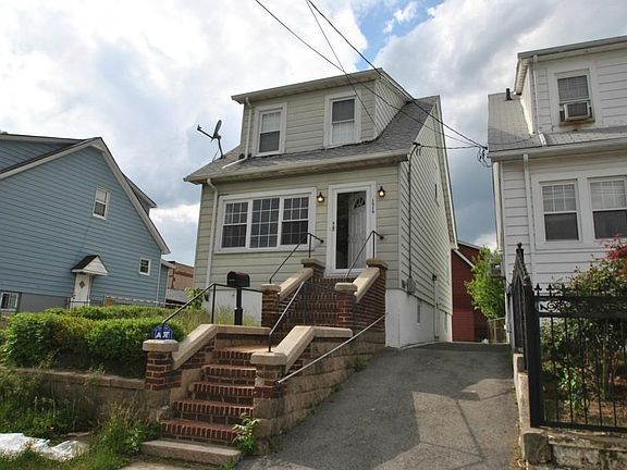 2nd image of 1519 Adee Ave #A