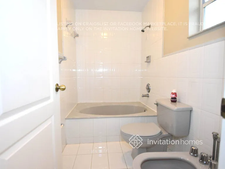 1276 SW 143rd Pl — Photo 12
