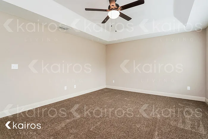 16903 SW 40th Cir — Photo 8