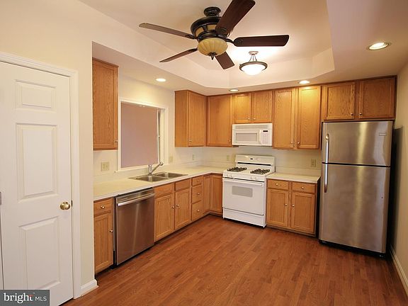 5th image of 9302 Glascow Dr