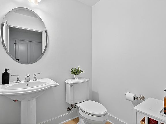 4th image of 1125 Maxwell Ln APT 1021