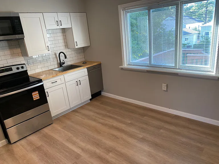 10657 Saint Veronica Ct — Photo 3