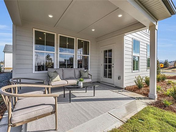 3rd image of 2285 Fern Cir