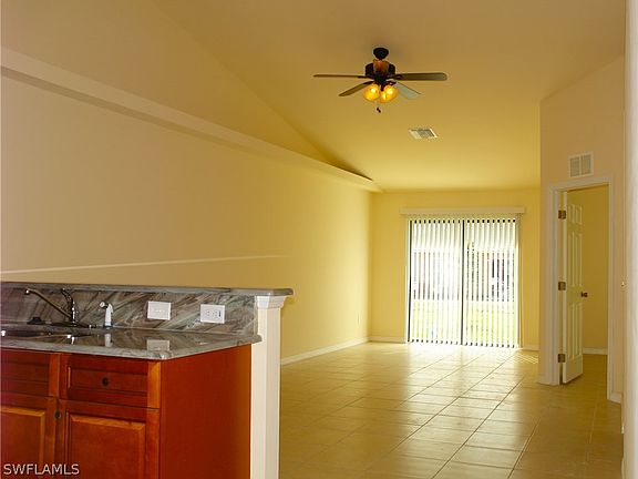 2nd image of 605 SE 6th Terrace Cpe