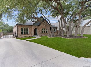 614 N School St, Boerne, TX 78006