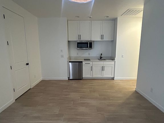 5th image of 18206 W Elizabeth Ave