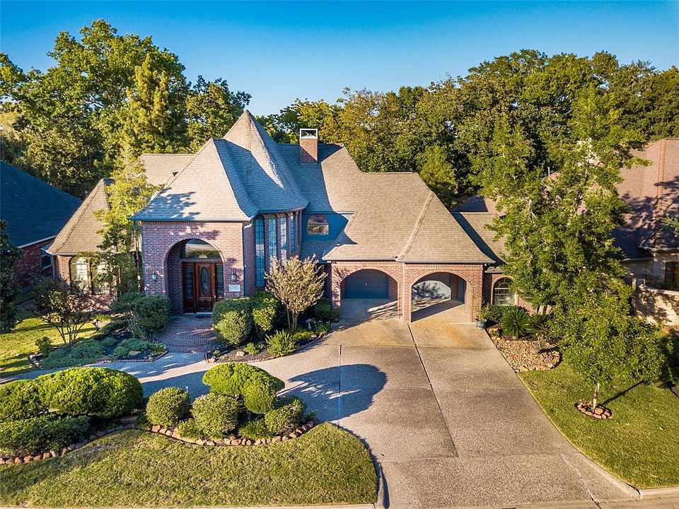 1st image of 79 Edgewood Dr
