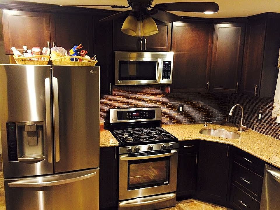 1st image of 15 Bennett Ct