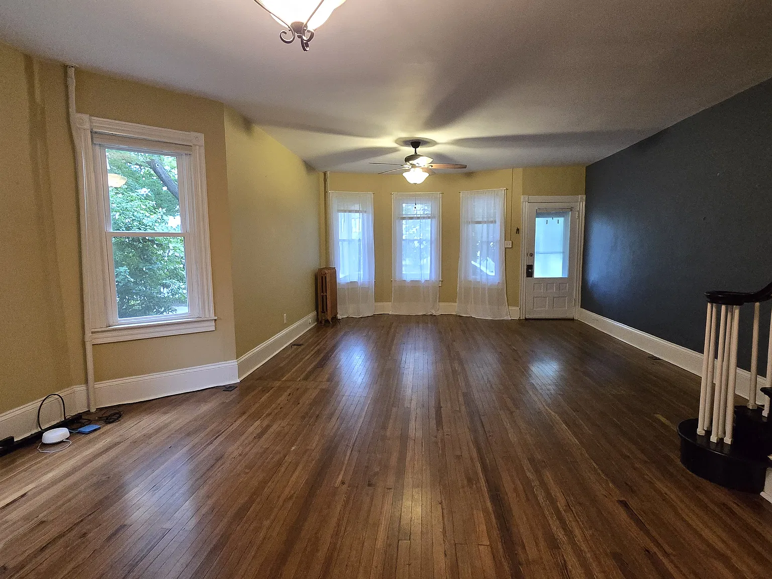 3 bed, 1.5 bath, 1500 sqft, $1,350 — Photo 2