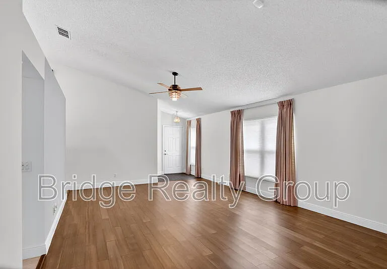 10315 Winding Creek Ln — Photo 7