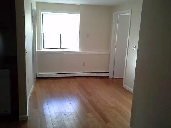 85 Bolton St — Photo 8