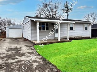 407 W Schaumburg Rd, Streamwood, IL 60107