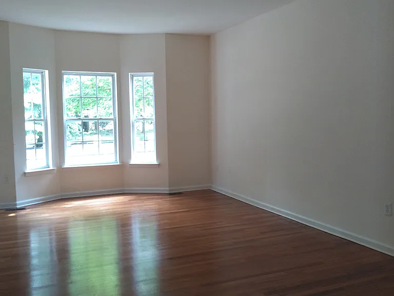 211 Pinelli Dr — Photo 12