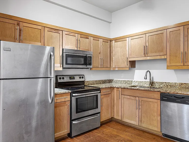 306 E Grace St #204 — Photo 15
