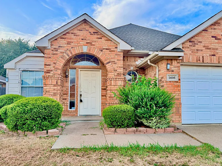 5606 Indian Hill Dr — Photo 2