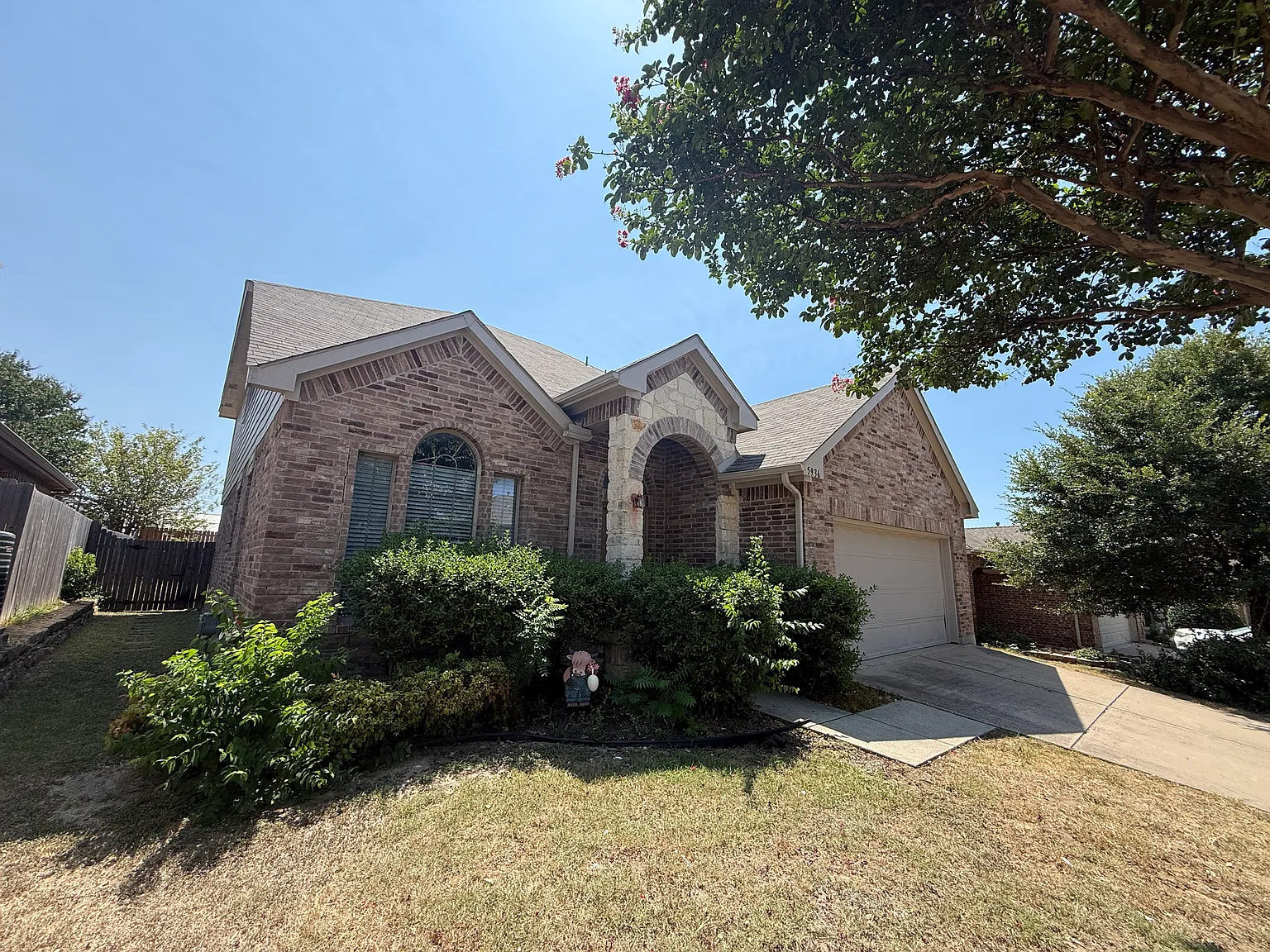 4 bed, 2.5 bath, 2485 sqft, $2,695 — Photo 1