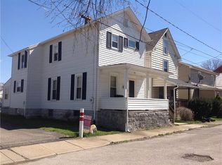 32 N 3rd St, Sharpsville, PA 16150