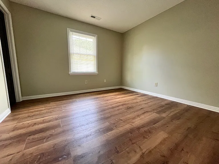 115 Sleepy Hollow Ln — Photo 17