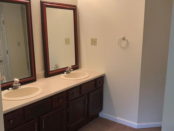 4th image of 1528 Woodward Ct