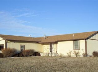 10390 SW Sunflower Dr, Pratt, KS 67124