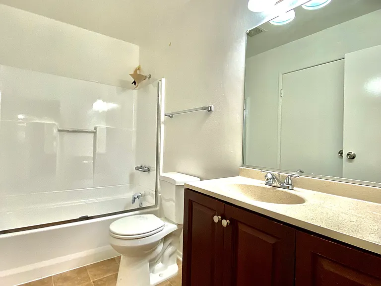 2908 E South St #1 — Photo 15