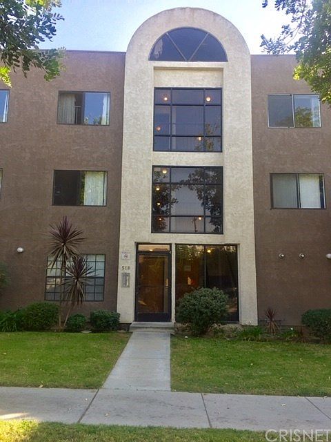 1st image of 518 Oak St APT 2